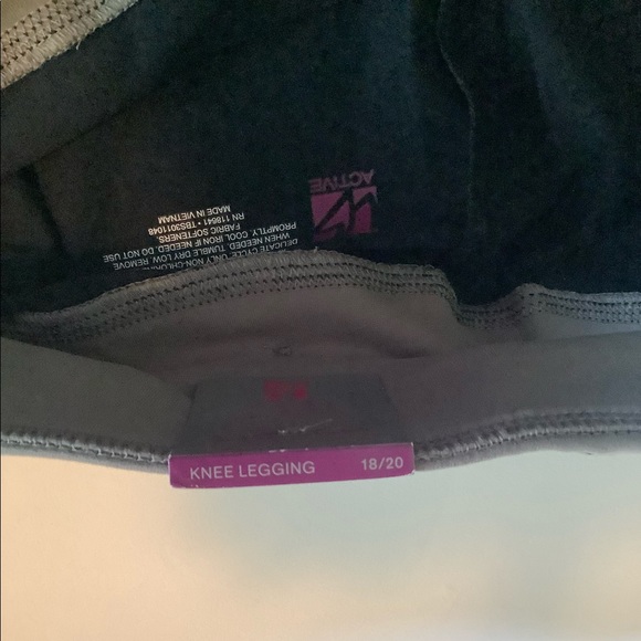 Lane Bryant XL Black Active Capri - Picture 9 of 9